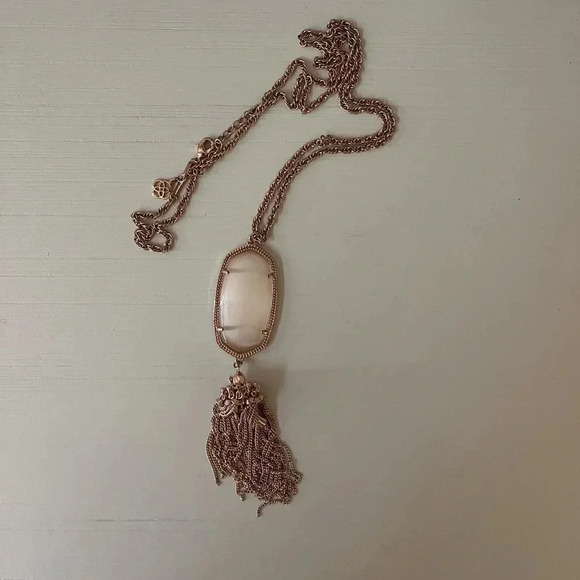 Kendra Scott | Rayne Necklace Rose Gold - Picture 4 of 4